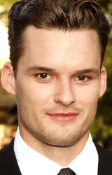 Остин Николс