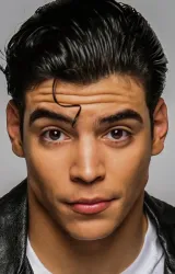 Аарон Домингес