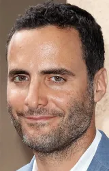 Доминик Фумуса