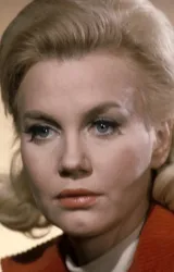 Элизабет Макрэй